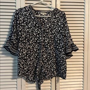 Max Studio Black and White Floral Top